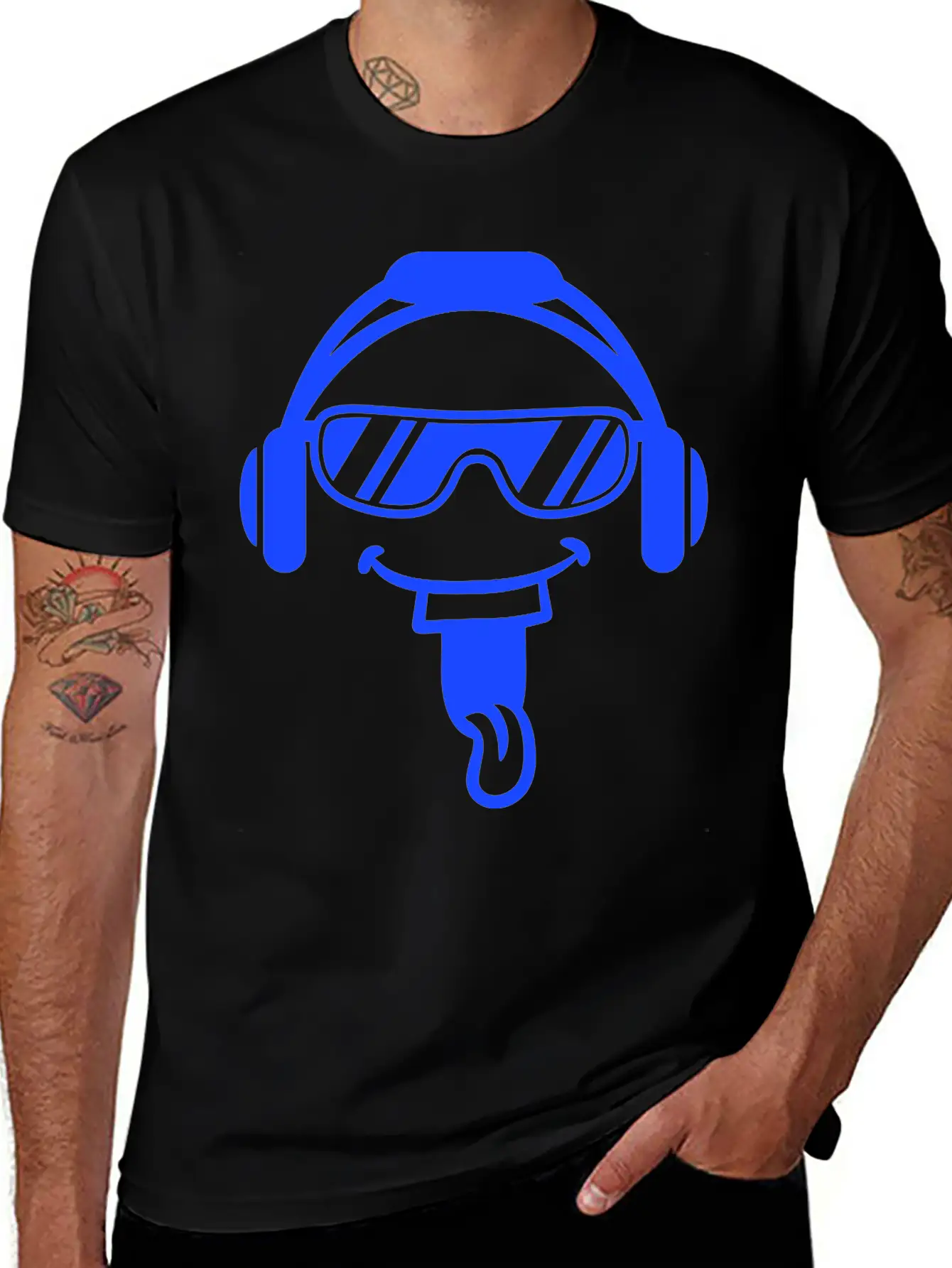 DJ Face Laughing Happy Head Sunglasses Music Party Simple Everyday Graphic Tee – Lightweight Summer Wear