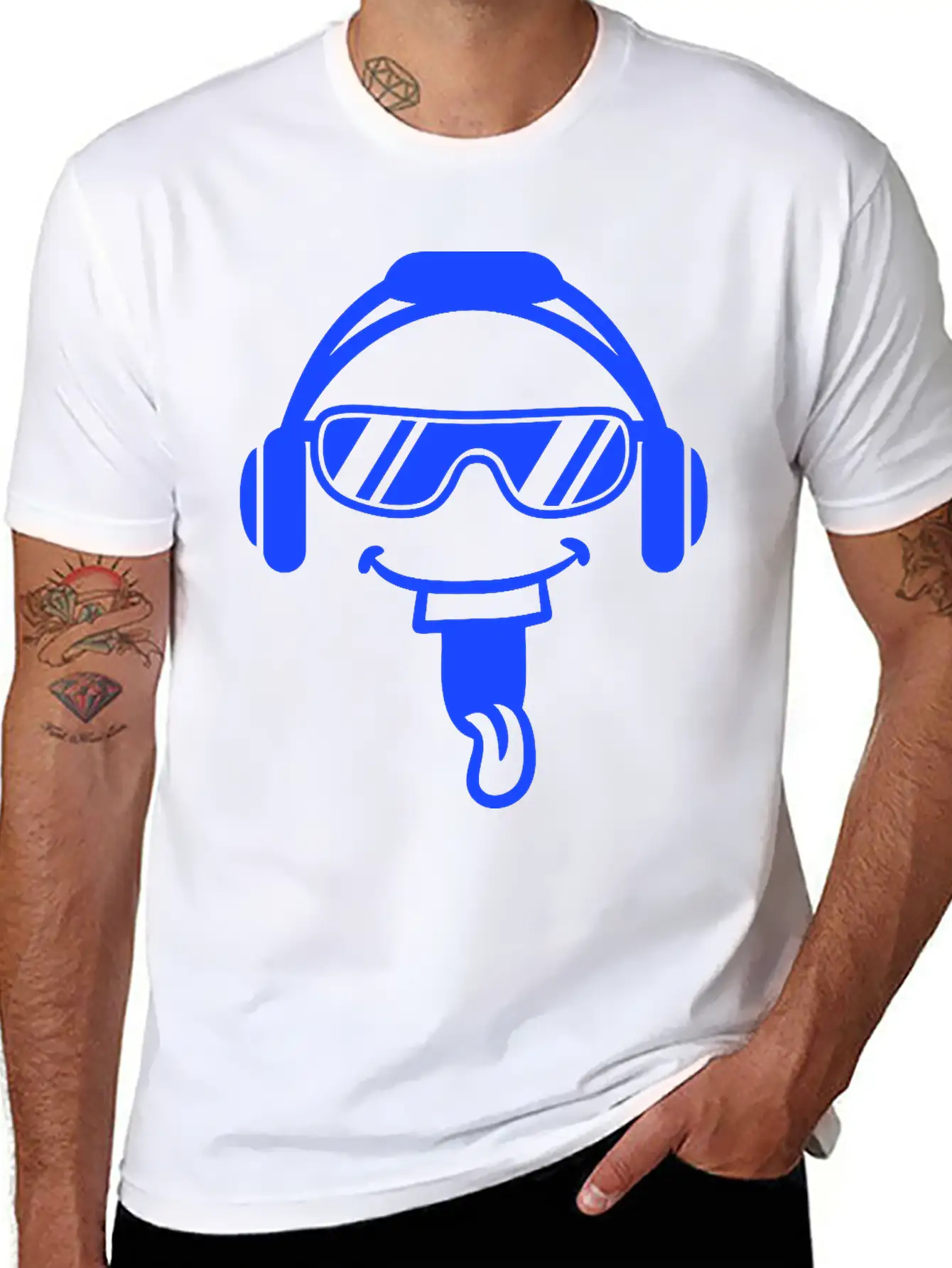 DJ Face Laughing Happy Head Sunglasses Music Party Simple Everyday Graphic Tee – Lightweight Summer Wear